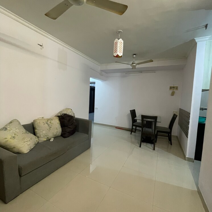 Team Area, goregaon east 2 Bedroom 680 Sq.Ft. Apartment In Goregaon East Mumbai 9050672