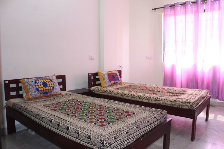 Bedroom, powai Pg For Boys & Girls In Powai 9050685