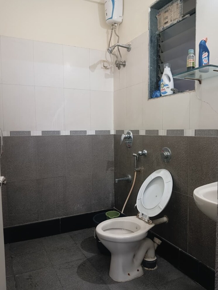 Bathroom, powai Pg For Boys & Girls In Powai 9050690