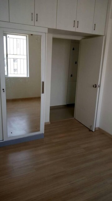 Room in 3 BHK Apartment at DLF Westend Heights New Town, Akshayanagar – for Rent