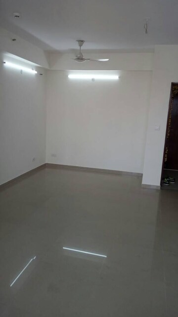 Room in 3 BHK Apartment at DLF Westend Heights New Town, Akshayanagar – for Rent