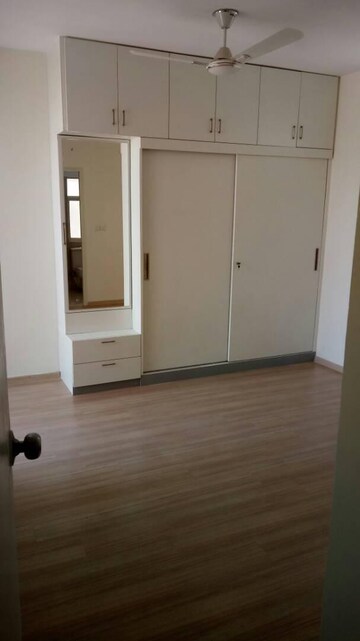 Room in 3 BHK Apartment at DLF Westend Heights New Town, Akshayanagar – for Rent