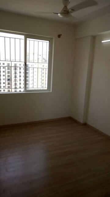 Room in 3 BHK Apartment at DLF Westend Heights New Town, Akshayanagar – for Rent