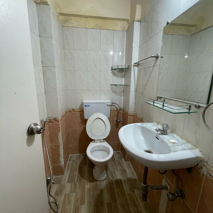 Bathroom, goregaon east 2 Bedroom 650 Sq.Ft. Apartment In Goregaon East Mumbai 9050716