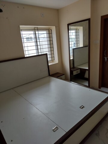 Room in 2 BHK Apartment at Manikonda – for Rent