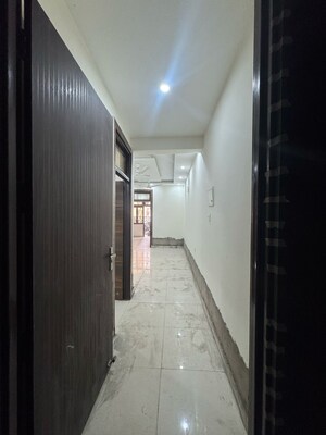 Building Lobby in 2 BHK Builder Floor at Lucky The Palm Valley, Sector 1 Greater Noida – for Sale
