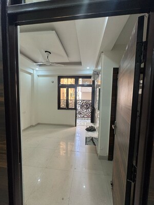 Building Lobby in 2 BHK Builder Floor at Lucky The Palm Valley, Sector 1 Greater Noida – for Sale