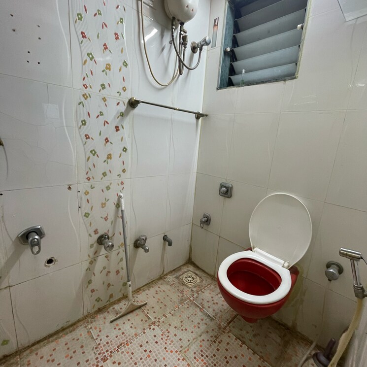 Bathroom, goregaon east 2 Bedroom 680 Sq.Ft. Apartment In Goregaon East Mumbai 9050764