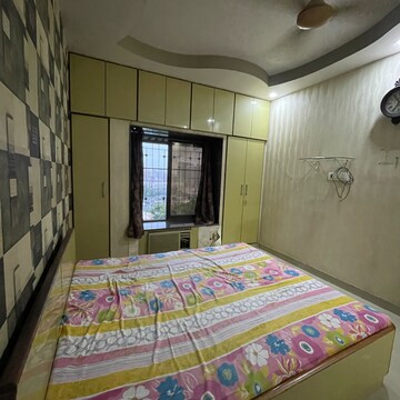 Bedroom in 2 BHK Apartment at Goregaon East – for Rent