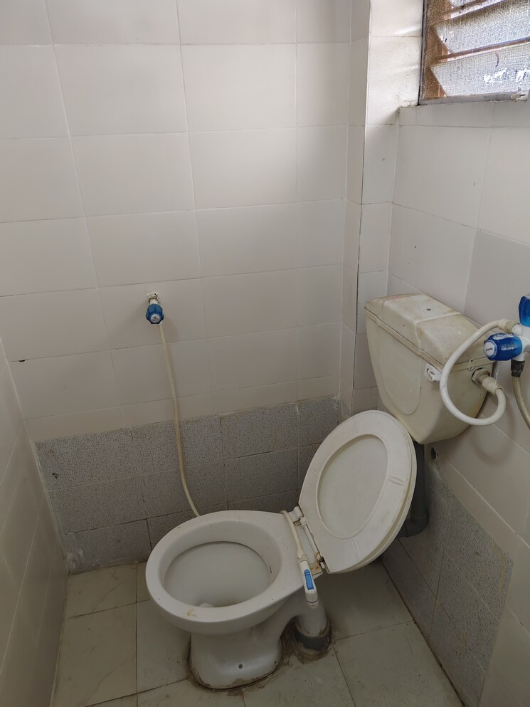 Bathroom, dwarka 1 Bedroom 400 Sq.Ft. Apartment In Dwarka Delhi 9050769