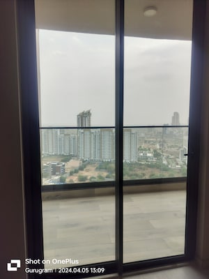 Room in 3 BHK Apartment at M3M Heights, Sector 65 – for Sale