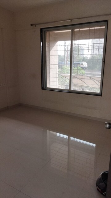 Room in 2 BHK Apartment at Sonigara Opal, Chinchwad – for Rent