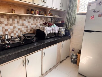 Kitchen in 2 BHK Builder Floor at Dlf Phase ii – for Rent