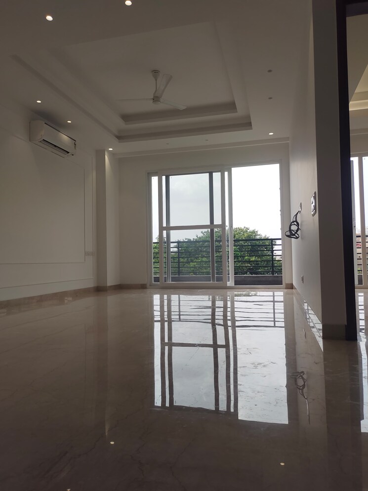 Room, greater kailash 3 Bedroom 1800 Sq.Ft. Builder Floor In Greater Kailash Delhi 9050795