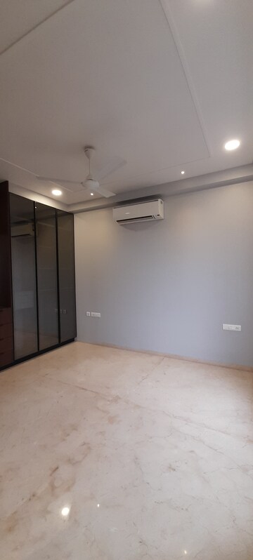 Furnished Amenities in 3 BHK Apartment at Grand View Jubilee Hills, Jubilee Hills – for Rent