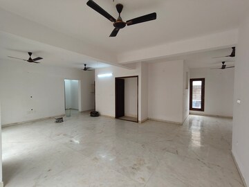 Room in  Office Space in IT/SEZ at Thyagaraya Nagar – for Rent