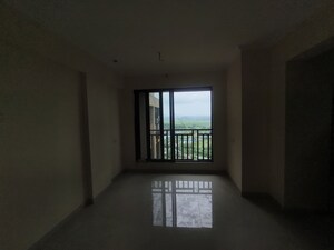 Room in 1 BHK Apartment at Raunak Unnathi Woods Phase 7 A And B, Ghodbunder Road – for Sale