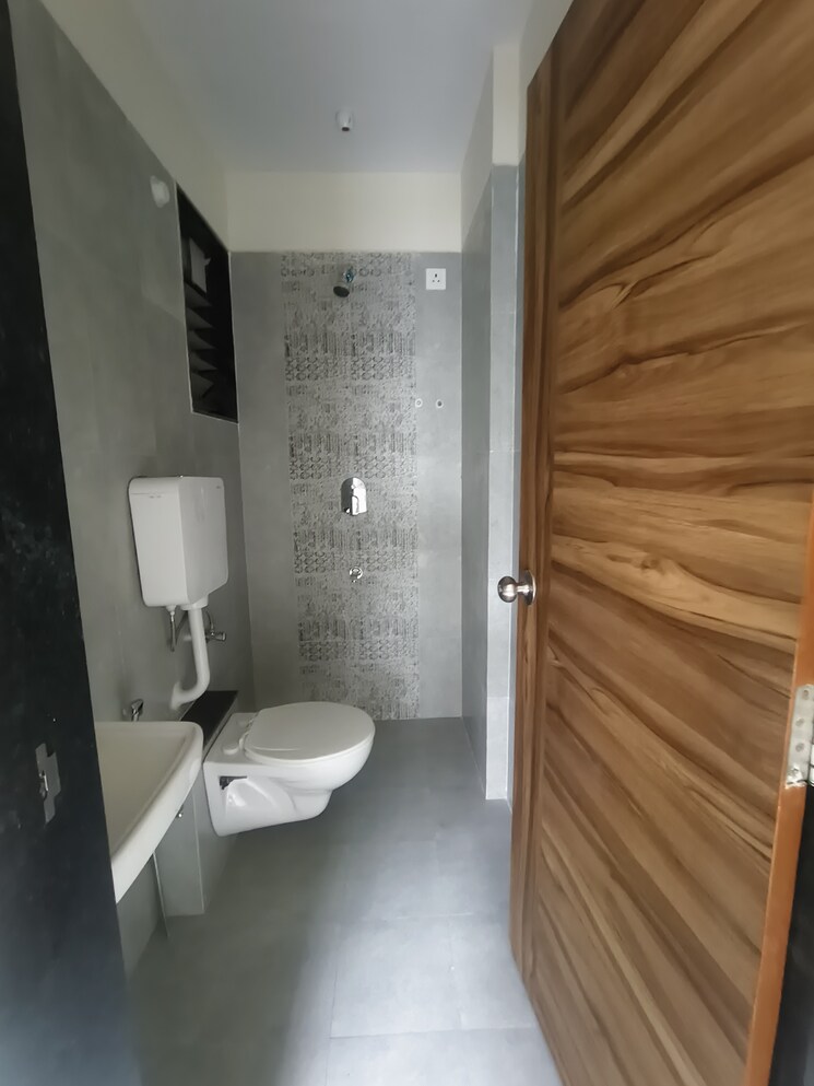 Bathroom, k-m-horizon-palms-iii 2 Bedroom 850 Sq.Ft. Apartment In Owale Thane 9050824