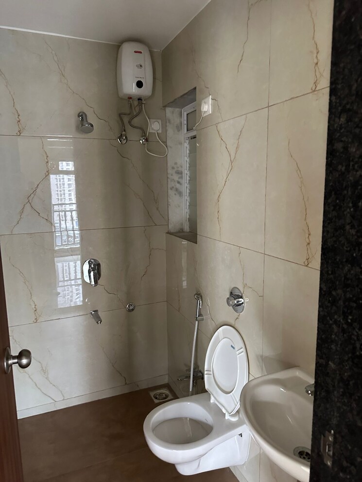 Bathroom, raunak-bliss 1 Bedroom 425 Sq.Ft. Apartment In Ghodbunder Road Thane 9050846