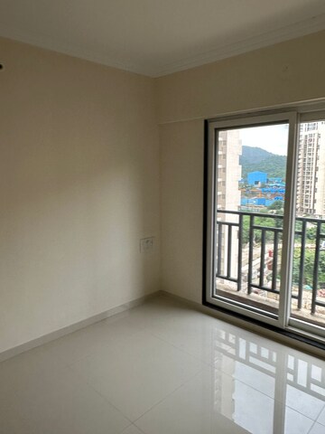 Room in 1 BHK Apartment at Raunak Bliss, Ghodbunder Road – for Rent