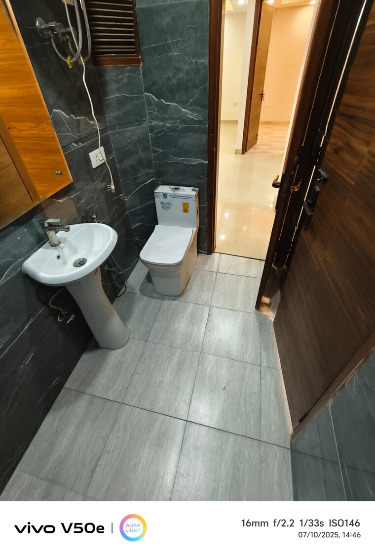 Bathroom, dwarka 1 Bedroom 55 Sq.Yd. Apartment In Dwarka Delhi 9050907