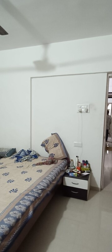 Furnished Amenities in 2 BHK Apartment at Kurla East – for Rent