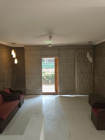 Furnished Amenities in 4 BHK Villa at Nallagandla – for Rent