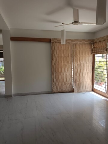 Room in 4 BHK Villa at Nallagandla – for Rent