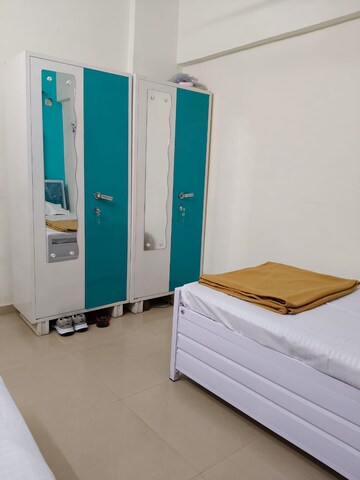 Room in  Pg at Siddharth Nagar – for Rent