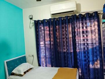 Room in  Pg at Siddharth Nagar – for Rent