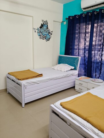 Room in  Pg at Siddharth Nagar – for Rent