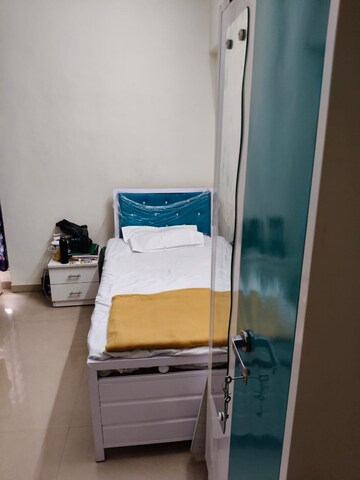 Room in  Pg at Siddharth Nagar – for Rent