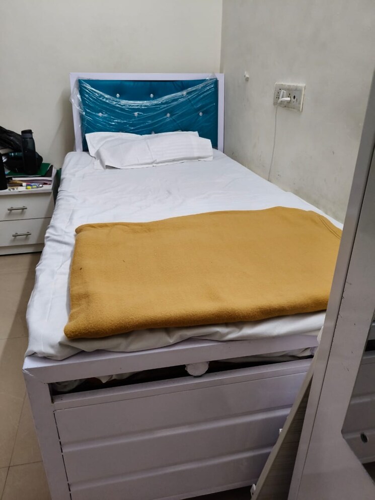 Room, siddharth nagar Pg For Boys & Girls In Siddharth Nagar 9050972