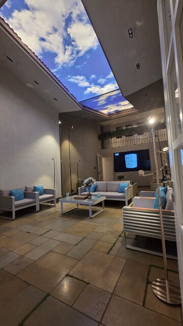  Showroom For Rent in Andheri West