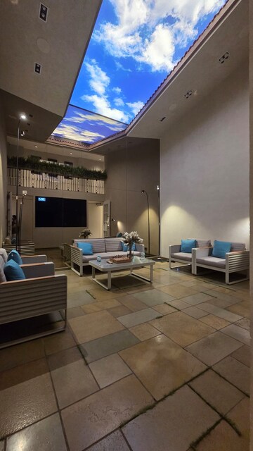 Living Room in  Showroom at Andheri West – for Rent