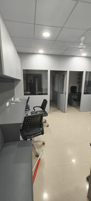  Office Space For Rent in Mansarovar
