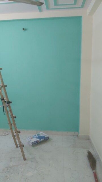 Furnished Amenities in 1.5 BHK Builder Floor at Mayur Vihar – for Rent