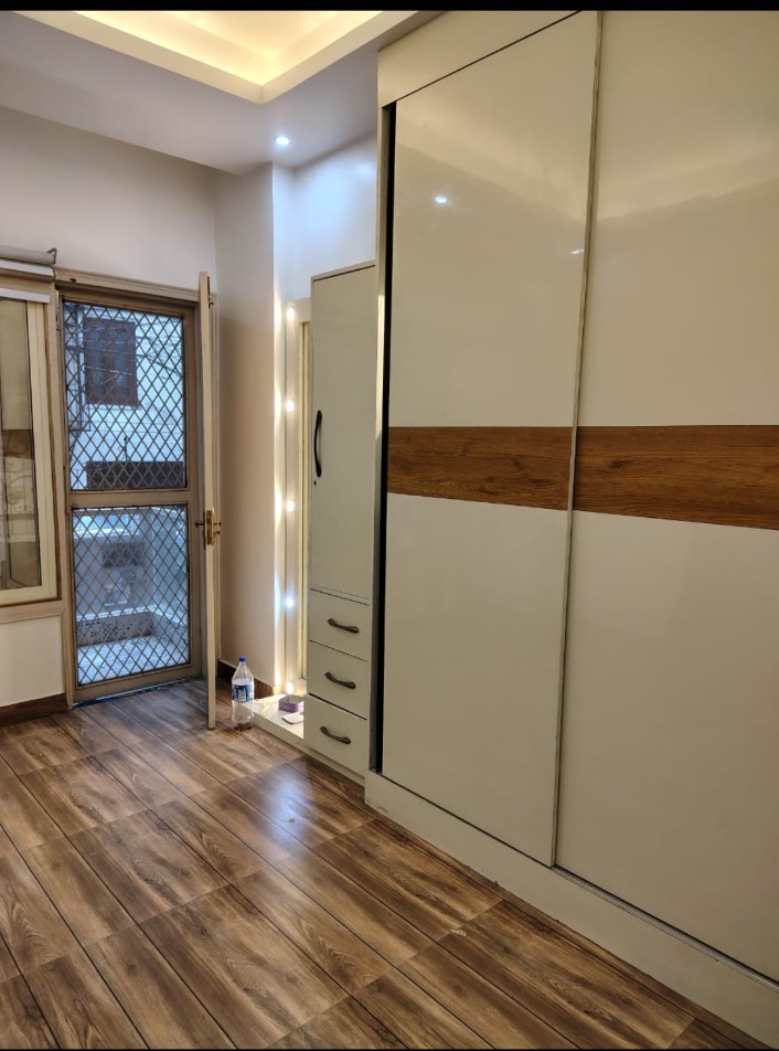 2.5 BHK + Extra Room Builder Floor For Rent in Chittaranjan Park