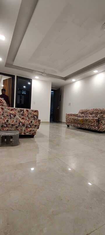 Living Room in 3 BHK Builder Floor at Chattarpur – for Rent