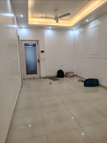 Room in 2.5 BHK Builder Floor at Chittaranjan Park – for Rent