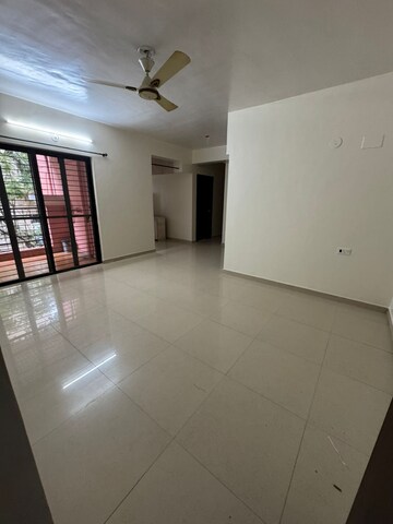 Room in 3 BHK Apartment at Goel Ganga Hill Mist Harmony, Kondhwa – for Rent