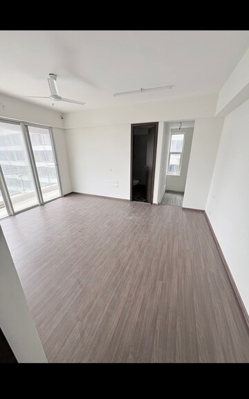 Room in 3 BHK Apartment at The Wadhwa The Nest, Andheri West – for Rent