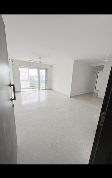 Room in 3 BHK Apartment at The Wadhwa The Nest, Andheri West – for Rent