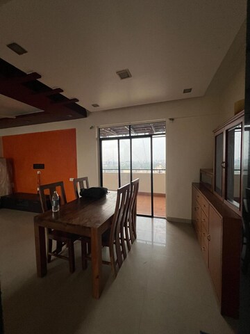 Room in 3.5 BHK Apartment at Windsor Avenue, Wanowrie – for Rent