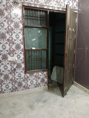 Living Room in 1.5 BHK Independent House at Ansals Sushant City – for Rent