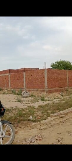 Plot For Sale in Arun Vihar Sector 37