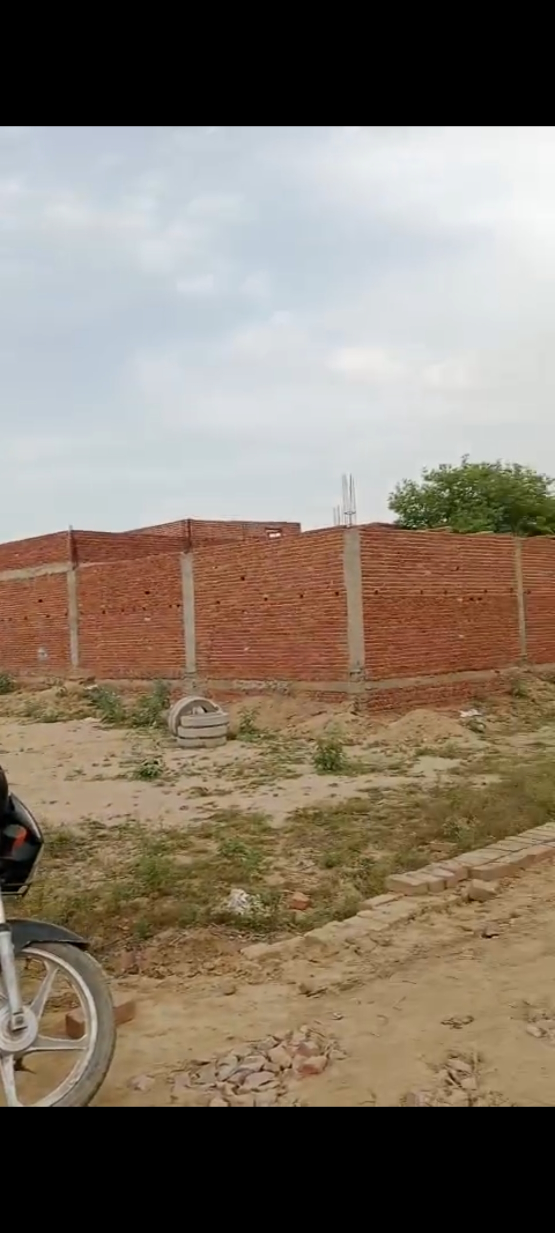 Plot For Sale in Arun Vihar Sector 37