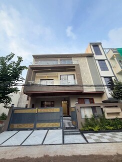 5 BHK + Pooja Room,Servant Room,Study Room Independent House For Sale in Nirman Nagar