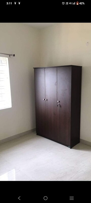 Room in 2 BHK Apartment at Begumpet – for Rent