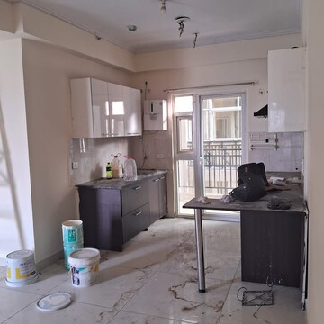 2 BHK Apartment For Rent in VVIP Homes, Gaur City 2